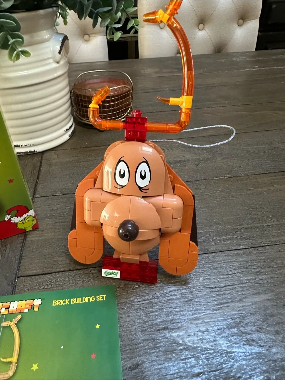 Brick Head Max from Grinch Ornament - Building Set